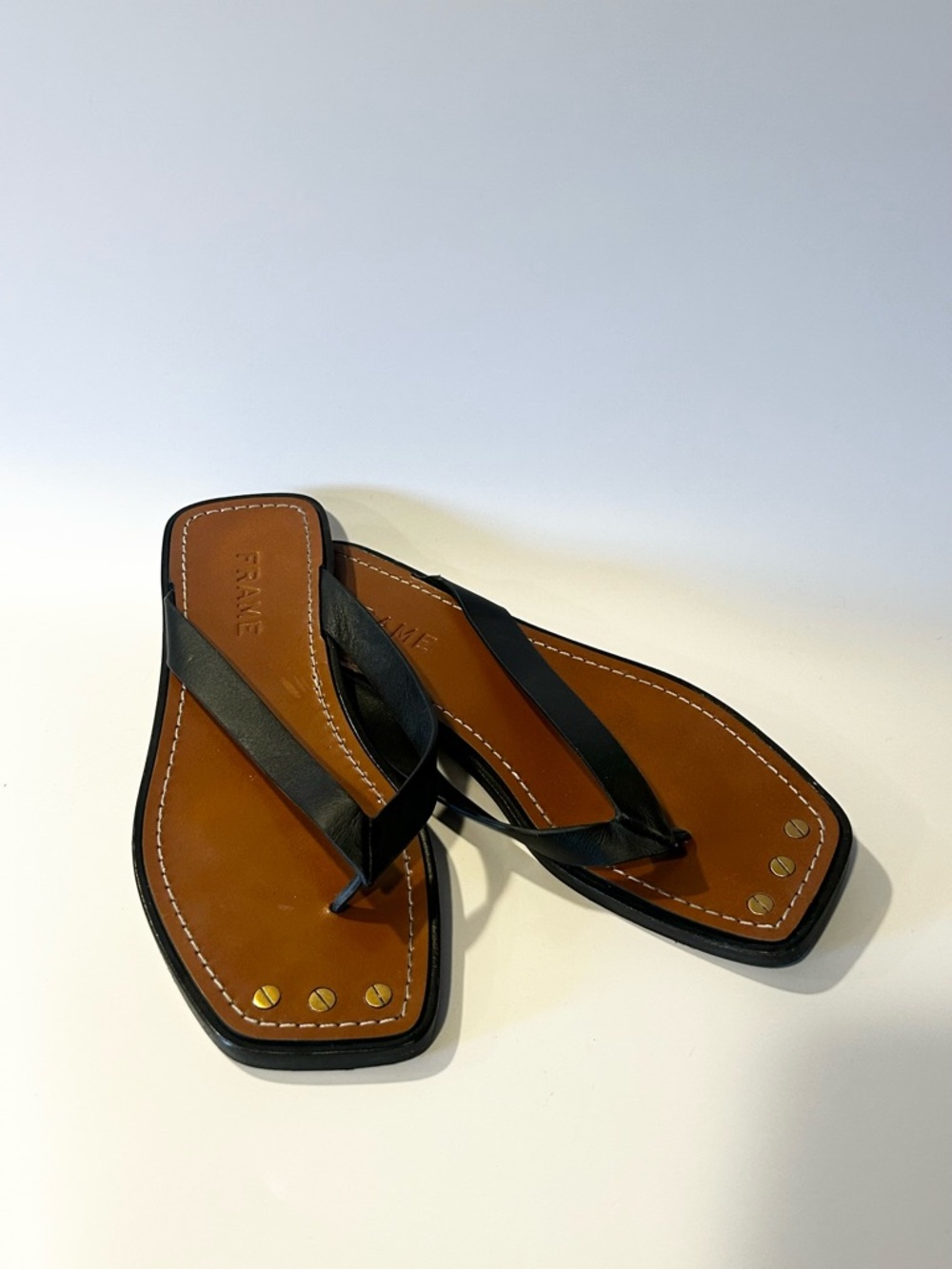 Frame Brown Leather and Black Strap Square-Toe Sandals